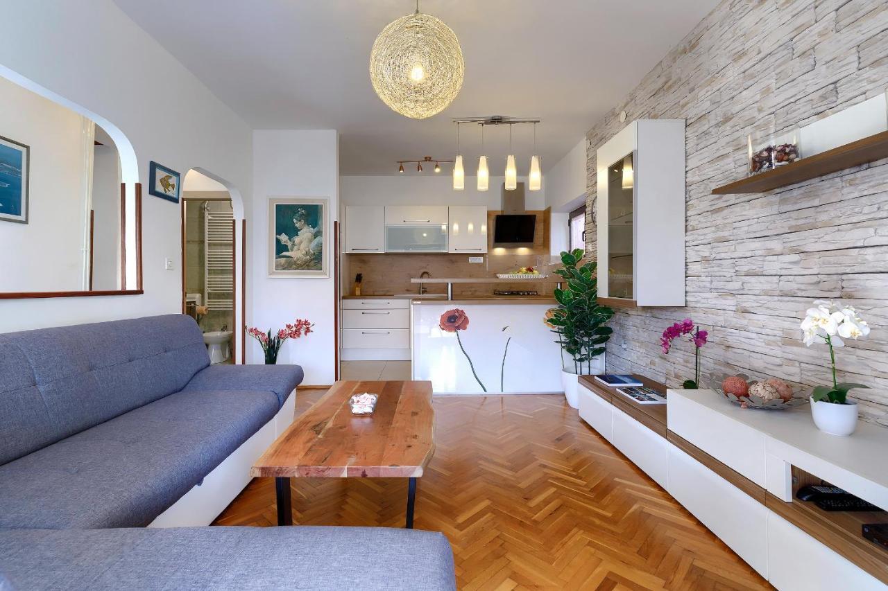 Stylish Flats With Two Bedrooms In Premantura Exterior photo