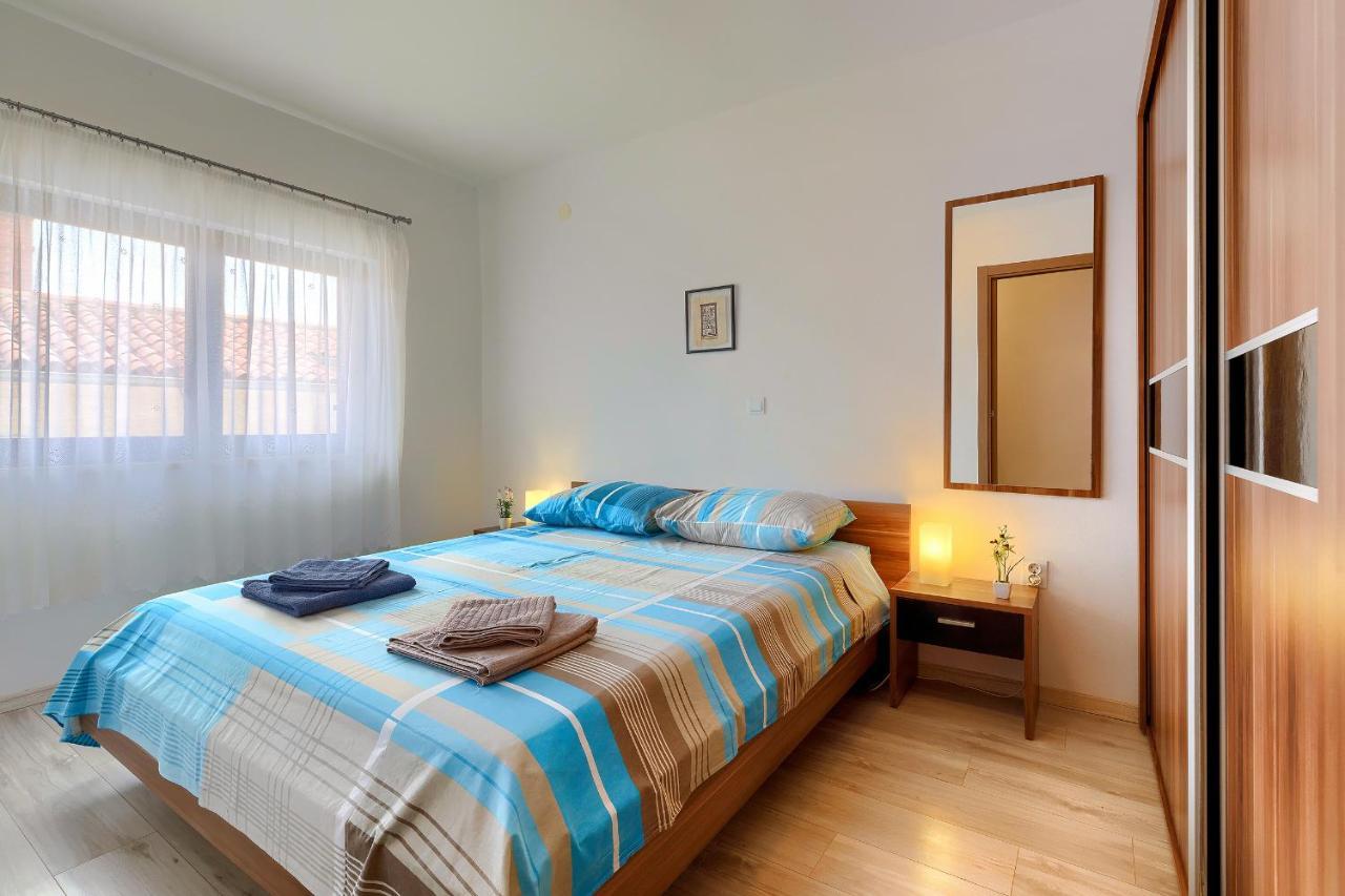 Stylish Flats With Two Bedrooms In Premantura Exterior photo