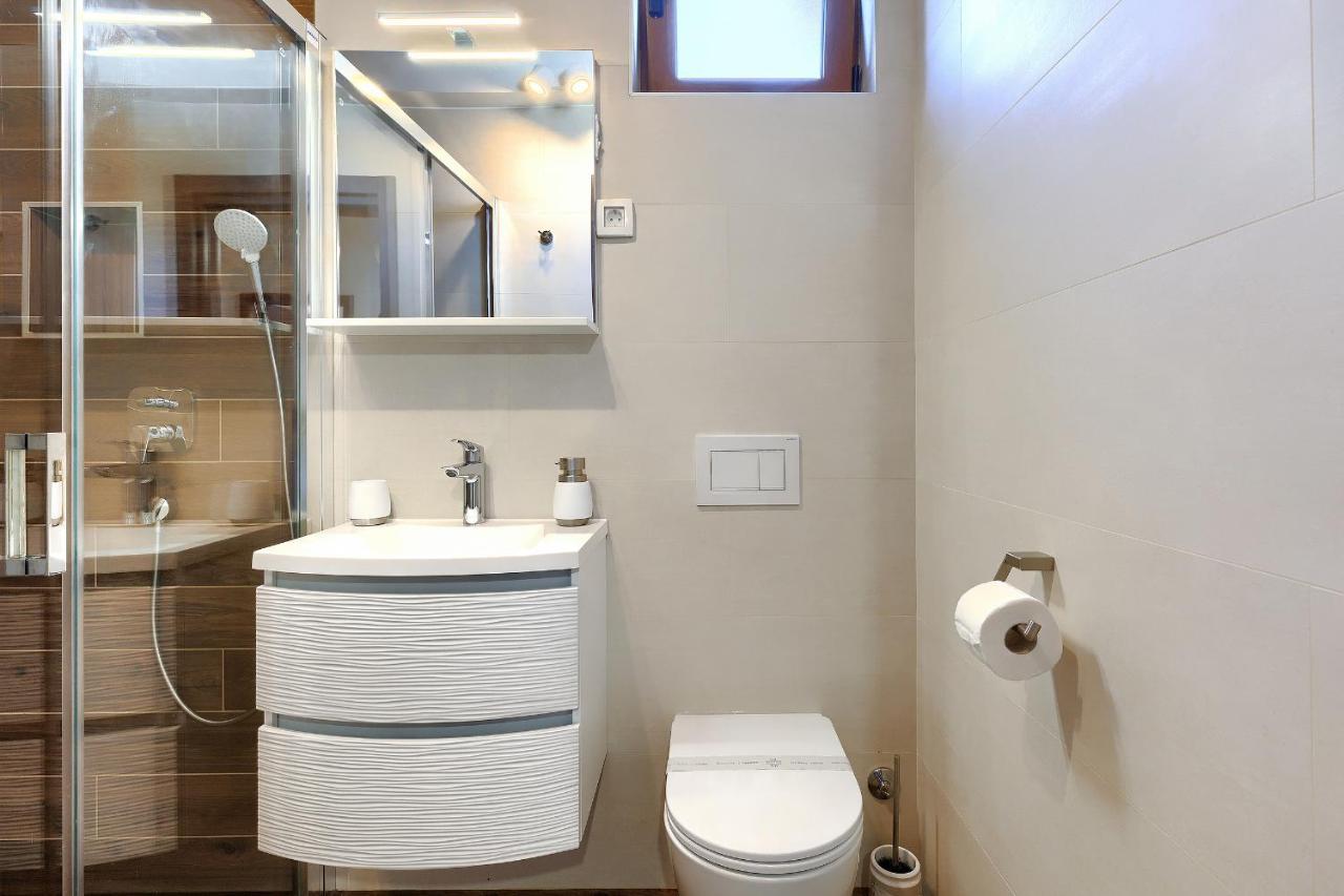 Stylish Flats With Two Bedrooms In Premantura Exterior photo