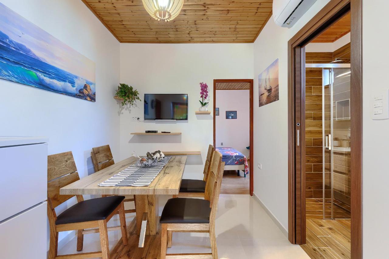 Stylish Flats With Two Bedrooms In Premantura Exterior photo