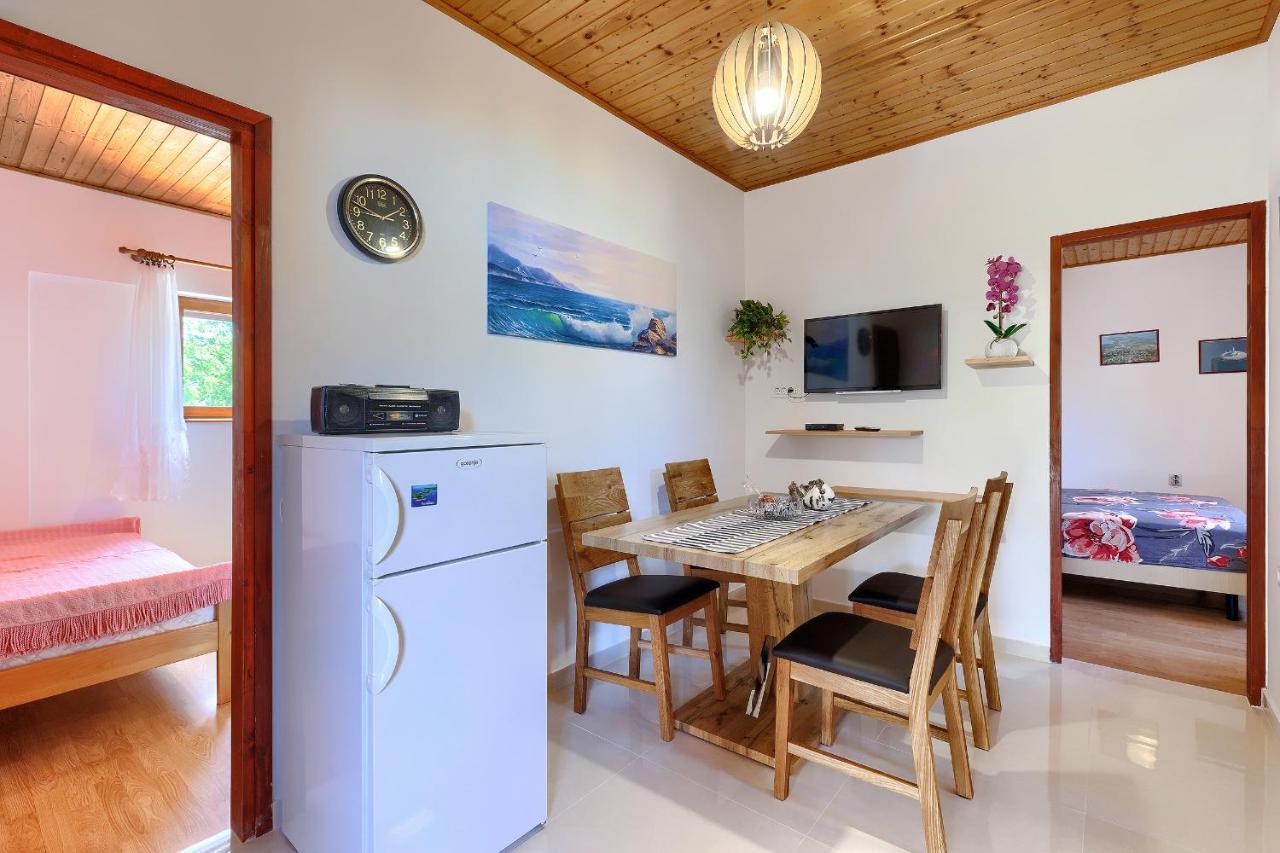 Stylish Flats With Two Bedrooms In Premantura Exterior photo