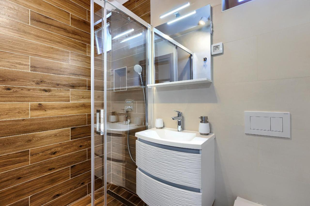 Stylish Flats With Two Bedrooms In Premantura Exterior photo